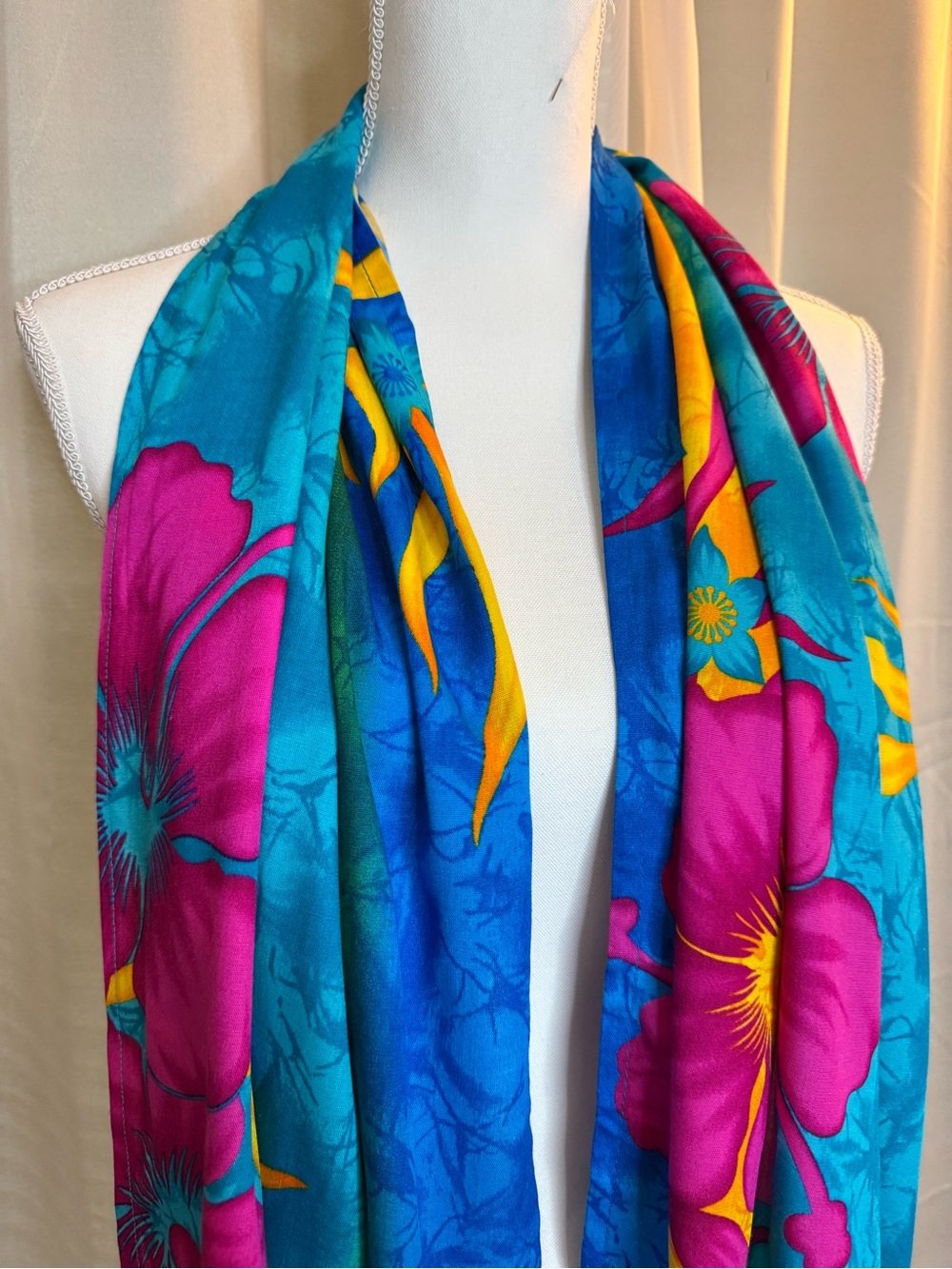 Vibrant Tropical Floral Tassel Scarf Wrap Cruise Wear Blue Pink Yellow 70x22 - Picture 3 of 10